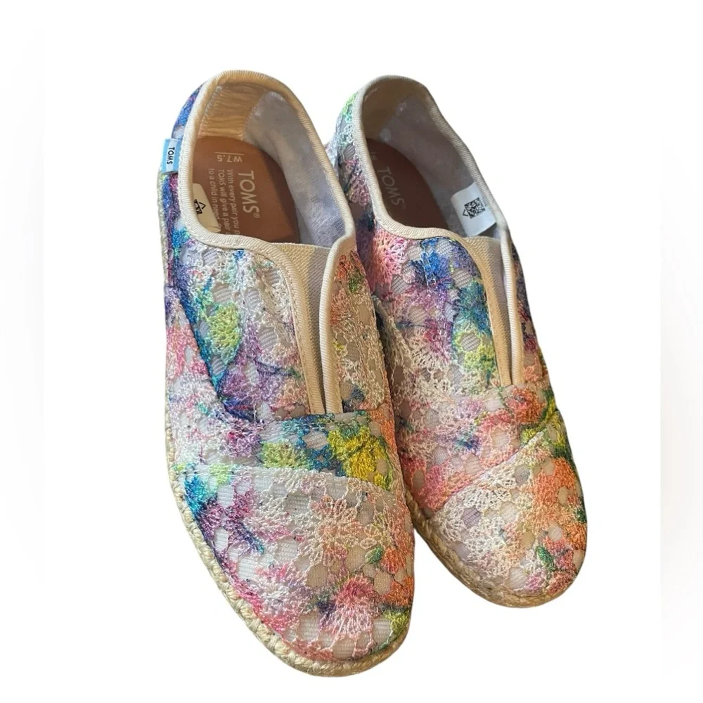 TOMS Palmera Multi Crochet Lace Rainbow Flats Womens Size 7.5 NWOT
